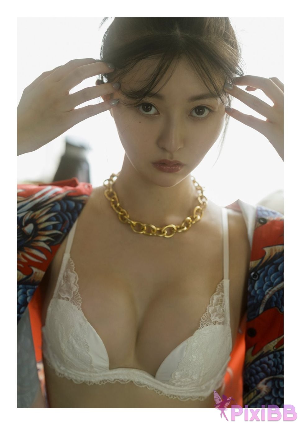 Japanese Idol Moka Hashimoto Moeka Digital only YJ PHOTO BOOK Tomoka SideA looks like hes flirting PixiBB (19)